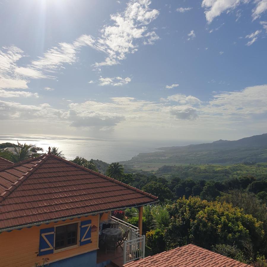 Le Hameau Du Morne Des Cadets Villa Fond-Saint-Denis Exteriör bild